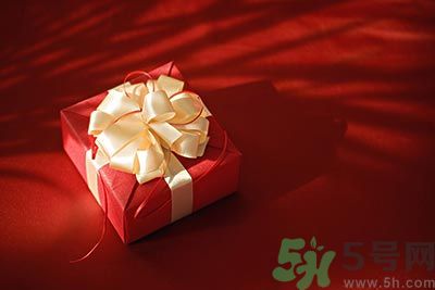 女子結婚閨蜜沒送禮 閨蜜結婚送什么禮物最好最特殊