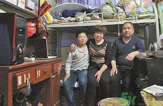 住窩棚夫婦倆十多年堅守女兒失蹤路口 如何預防孩子走失？