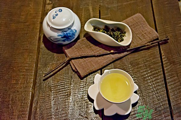 吃魚的時候能喝茶嗎？吃魚可以喝茶嗎？