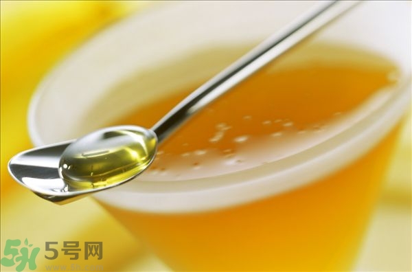 蜂蜜放久了有酒味是怎么回事？蜂蜜有酒味還能喝嗎？