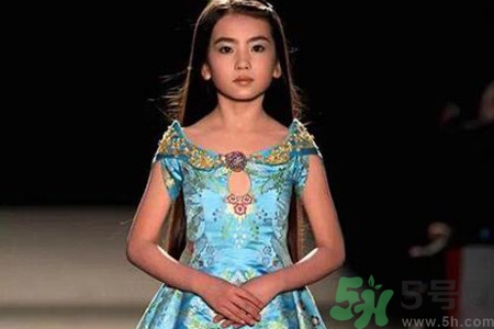 9歲女生的標(biāo)準(zhǔn)身高體重是多少？9歲女生正常身高體重是多少？