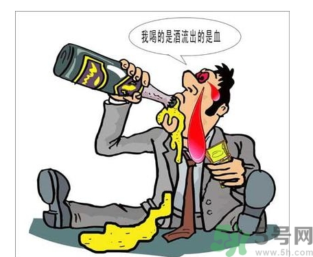 酒精中毒的早期癥狀有哪些？酒精中毒的癥狀有哪些？