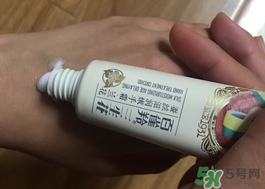 百雀羚三生花護(hù)手霜怎么用?百雀羚三生花護(hù)手霜使用方法