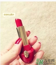 復(fù)古紅口紅適合學(xué)生嗎？復(fù)古紅口紅顯老嗎？