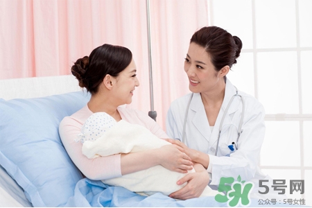 母乳和奶粉混合喂養好嗎？母乳和奶粉可以混在一起吃嗎？