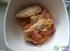 腌雞肉用什么調(diào)料？雞肉用什么腌制？