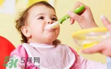 六個月寶寶輔食食譜 六個月輔食吃什么