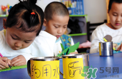 寶寶不去幼兒園怎么辦？寶寶不去幼兒園哭鬧怎么勸導？