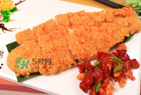 金鱒魚清蒸為什么變黑？食用金鱒魚有什么好處