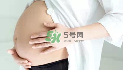 孕期肚皮癢是怎么回事？妊娠紋癢怎么辦？