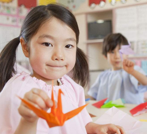 孩子在幼兒園受欺負怎么辦？孩子在幼兒園不合群怎么辦？