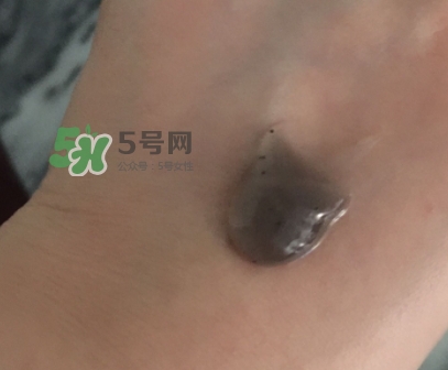 韓后茶蕊去角質素怎么用？韓后茶蕊亮滑去角質素用法