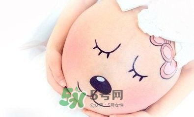 孕晚期肚子硬硬的是怎么回事？孕晚期肚子發緊發硬