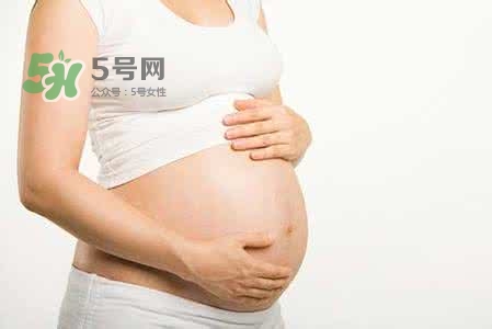 孕婦睡覺能伸懶腰嗎？孕婦睡覺伸懶腰對胎兒有什么影響？