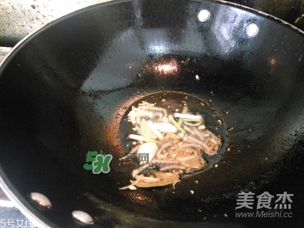 金鯧魚(yú)是海魚(yú)嗎？金鯧魚(yú)的刺多嗎？