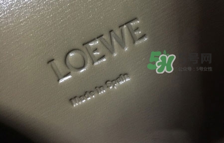 loewe barcelona真假怎么辨別_羅意威三角包真假對比圖