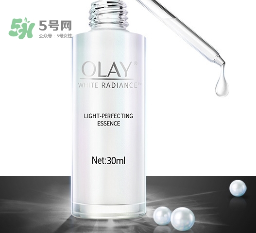 olay玉蘭油小白瓶小綠瓶哪個好？olay小白瓶小綠瓶區別