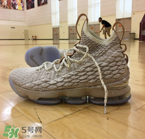 nike lebron 15 ghost實物細節怎么樣？