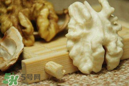 新鮮核桃怎么吃？新鮮核桃怎么給寶寶吃？