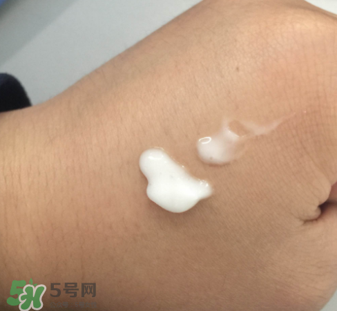 自然堂雪域乳液適合什么年紀(jì)的人使用