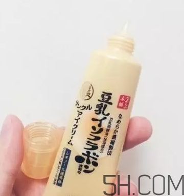 眼霜用在水乳之前還是之后？眼霜和水乳使用的順序