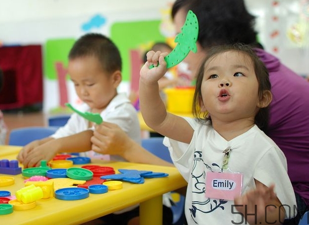 寶寶上幼兒園需要準備什么？寶寶上幼兒園哭鬧怎么應對？