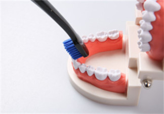 刷牙的錯誤方法 這些刷牙誤區(qū)需謹記