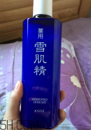 雪肌精化妝水適合干皮嗎？適合痘肌嗎？