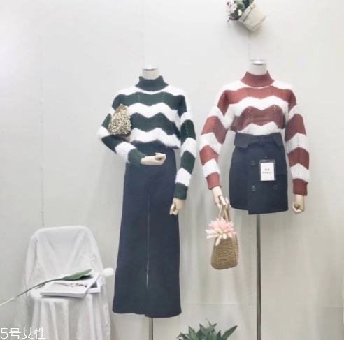 毛衣怎么搭配衣服圖片 秋冬毛衣n種穿搭