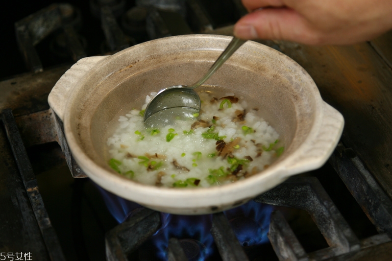 煮飯放醋有什么好處 讓米飯更美味的技巧