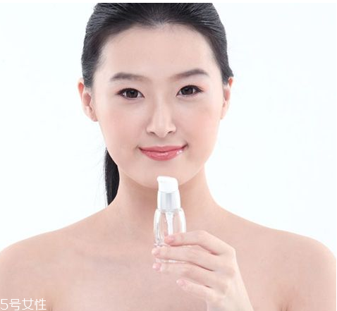 保濕面霜和乳液的區(qū)別 合適的護膚品很重要