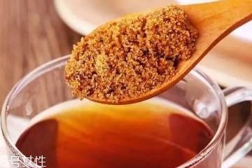 紅糖面膜用什么水稀釋？紅糖面膜用熱水還是冷水泡？