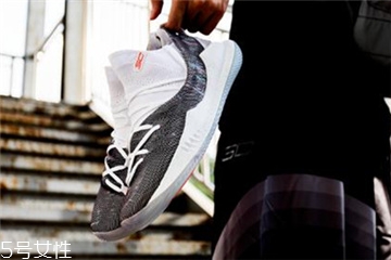 under armour curry 5測評 庫里5代戰(zhàn)靴實戰(zhàn)表現(xiàn)