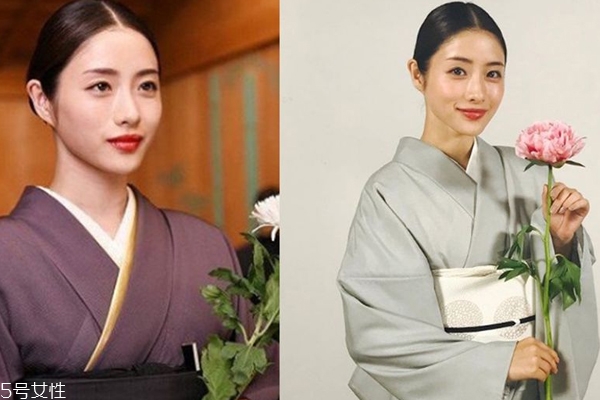 高嶺之花石原里美口紅色號是哪個 3個顏色混搭而成