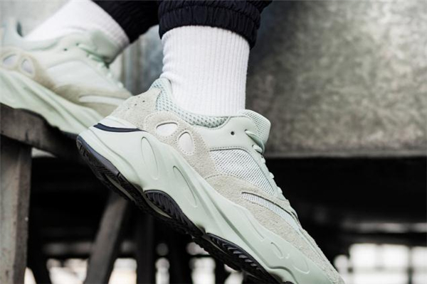 yeezy 700 salt海鹽開箱測評 上腳非常棒