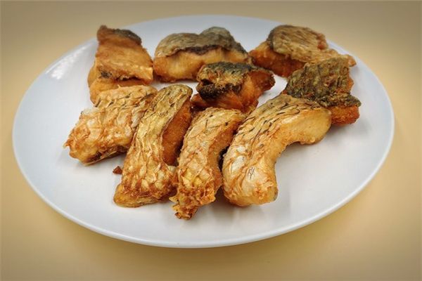 炸魚塊怎么做酥脆 炸魚的面糊怎么調