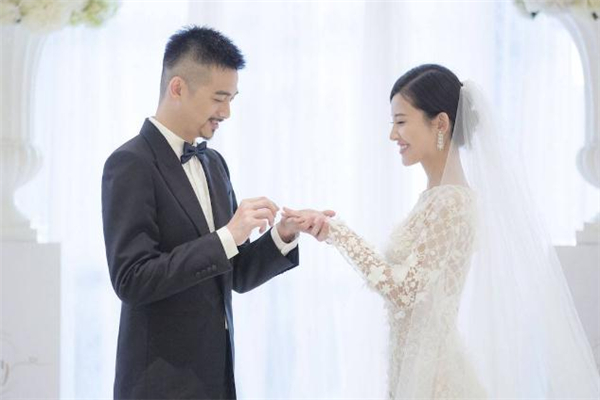 結(jié)婚不舉行婚禮好嗎 結(jié)婚不舉行婚禮丟人嗎