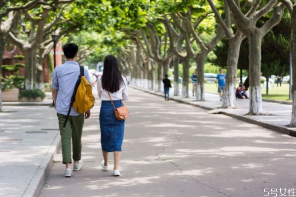 戀愛中為什么女生突然不理你 ?女人突然不理你原因