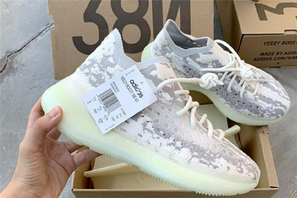 椰子380外星人開箱測評-yeezy 380 alien實物上腳圖