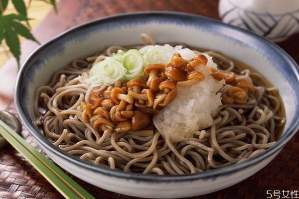 蕎麥面有什么營養價值呢 吃蕎麥面有什么好處呢