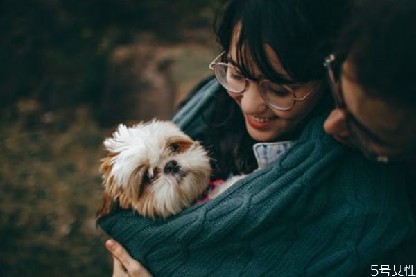 男孩暗戀你最準的表現 小細節看出男人暗戀你