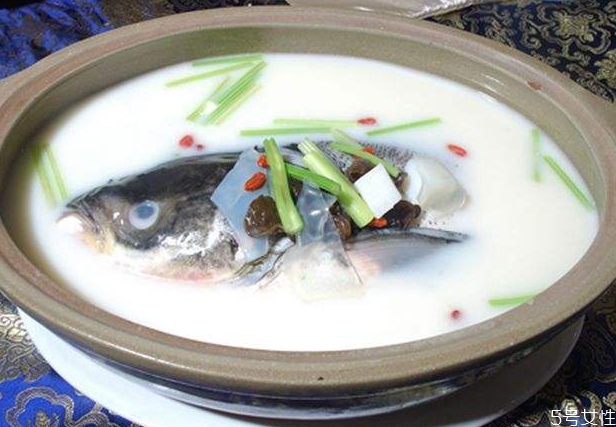 魚頭豆腐湯怎么做不腥 魚頭豆腐湯魚頭可以不煎嗎