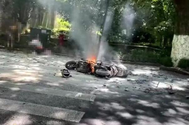 電瓶車行駛中爆燃 燒傷女孩病危