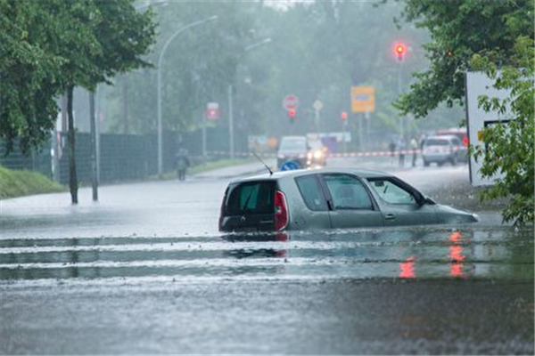 河南為何成為全國強降雨中心 大暴雨會把車淋壞嗎