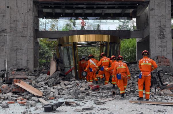 地震來臨如何自救逃生 地震的前兆是什么