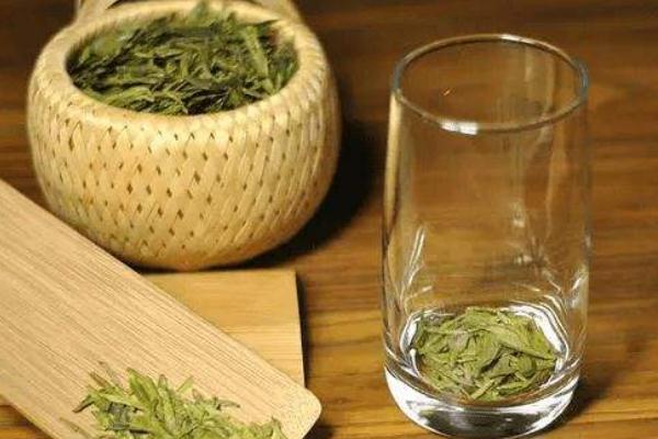 龍井茶是半發酵茶嗎 龍井茶要用多少度的水