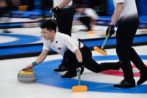 中國男子冰壺戰(zhàn)勝丹麥獲首勝 中國國家男子冰壺隊成立時間