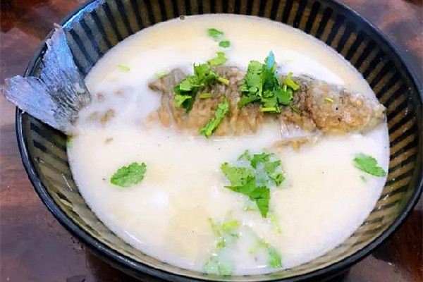 鯽魚湯會不會發胖 鯽魚湯喝多了有啥壞處